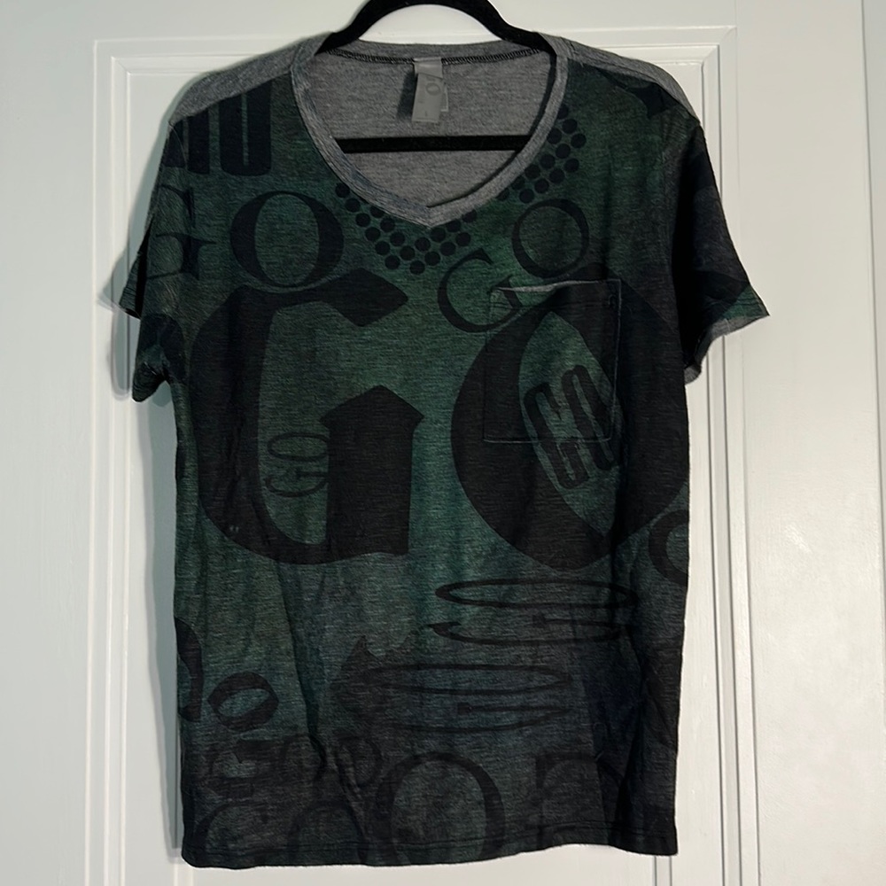 Super cute men, V-neck T-shirt with front pocket.
